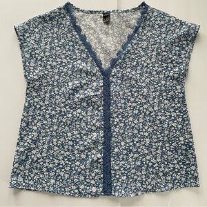 Shein floral print lace top Size Medium